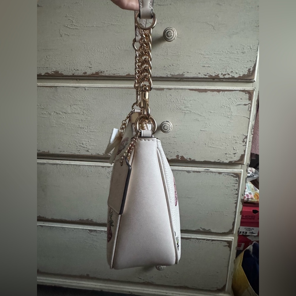 NWT Coach Teri Shoulder Bag With Strawberry Print Chalk Gold - Picture 8 of 13